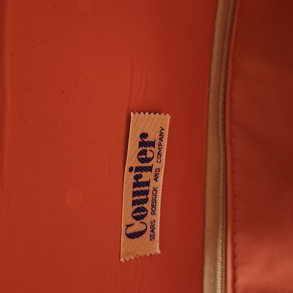Red Vintage Courier bag - Picture 3 of 4